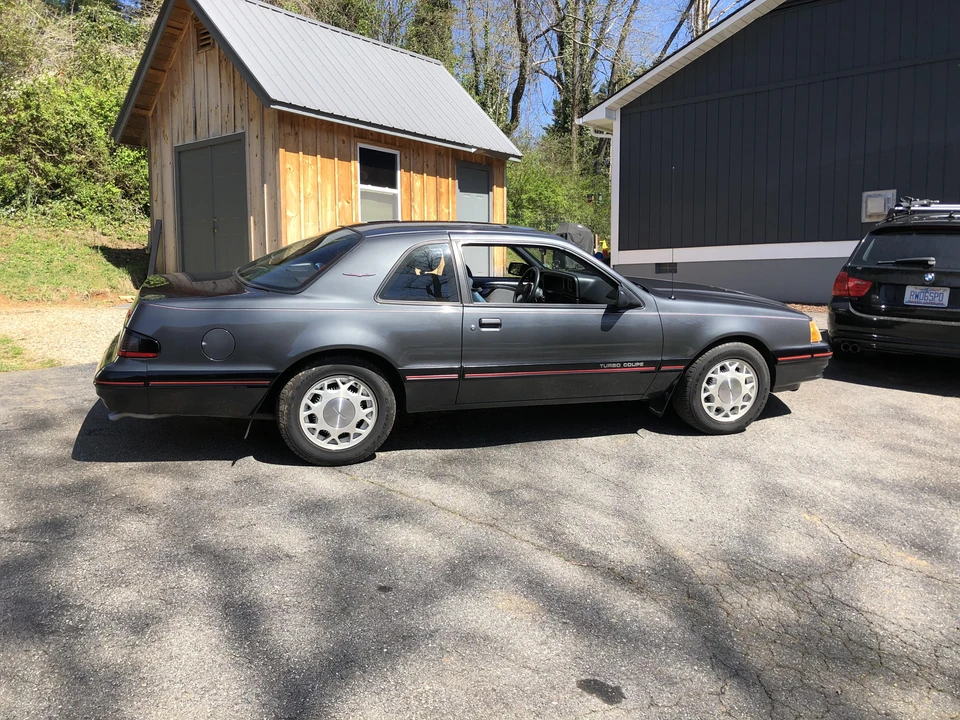 1988 Ford Thunderbird 9th Gen - Image 14 of 31