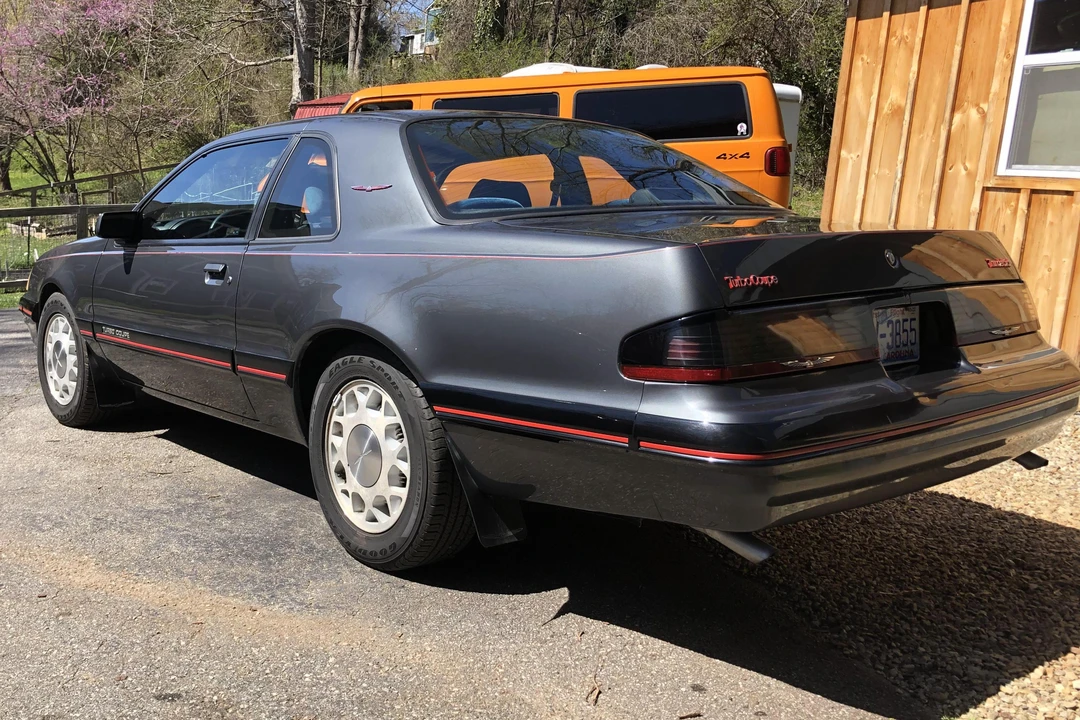 1988 Ford Thunderbird 9th Gen - Image 4 of 31