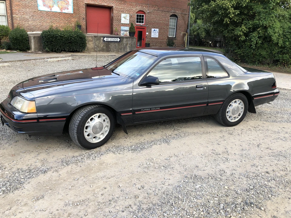 1988 Ford Thunderbird 9th Gen - Image 8 of 31