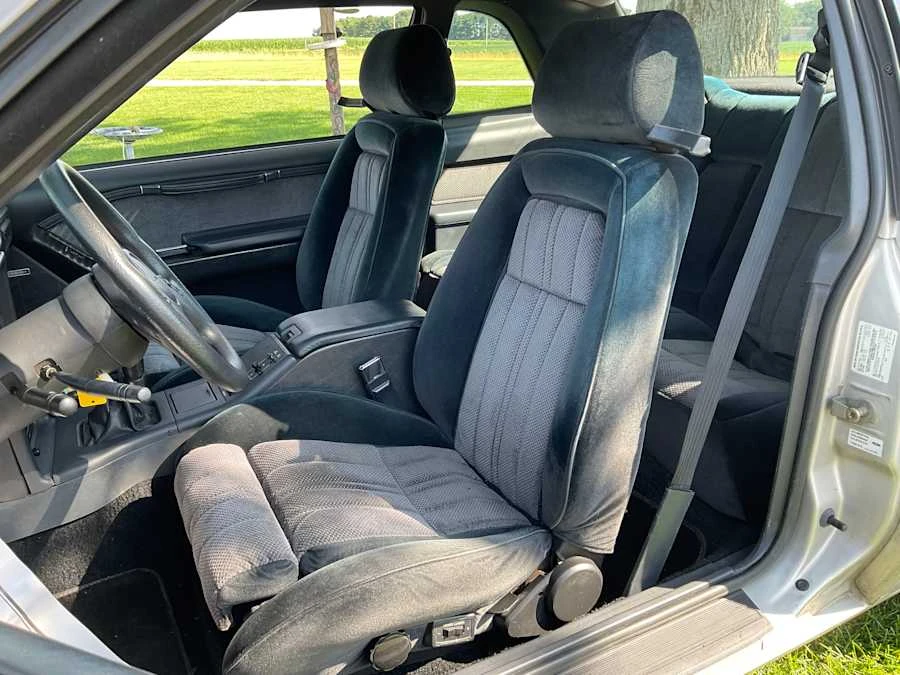 1988 Ford Thunderbird 9th Gen - Image 4 of 10