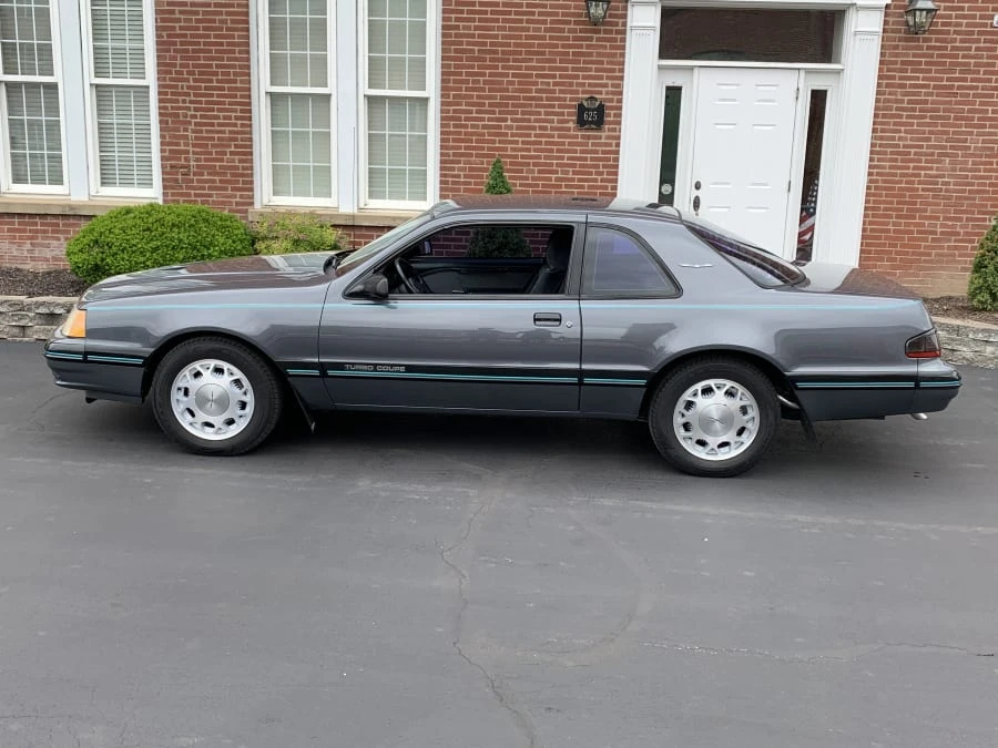 1988 Ford Thunderbird 9th Gen - Image 2 of 8