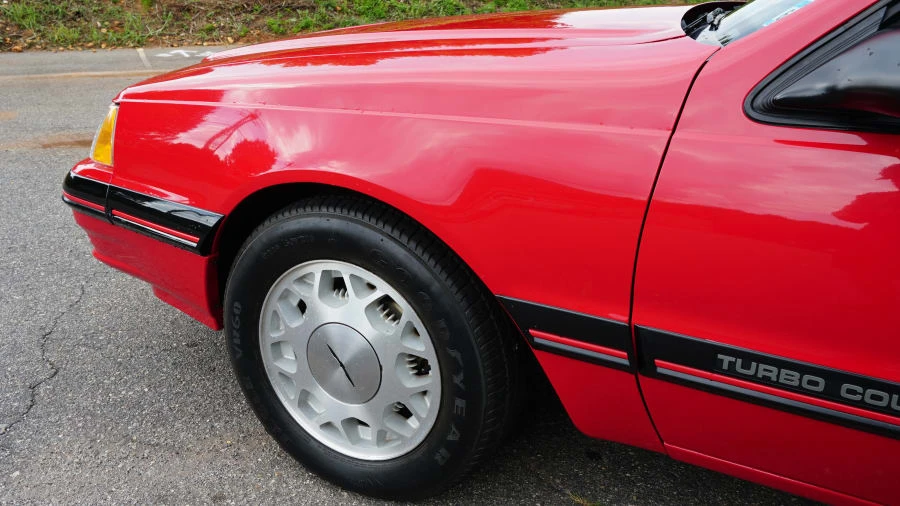 1988 Ford Thunderbird 9th Gen - Image 29 of 31