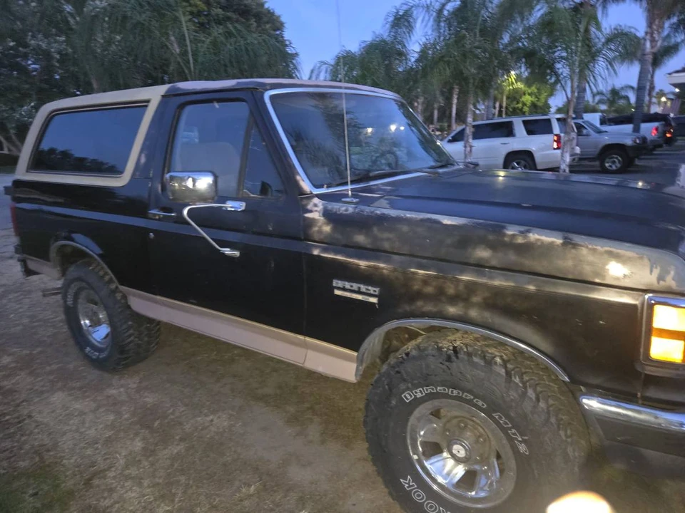 1988 Ford Bronco - Image 3 of 12