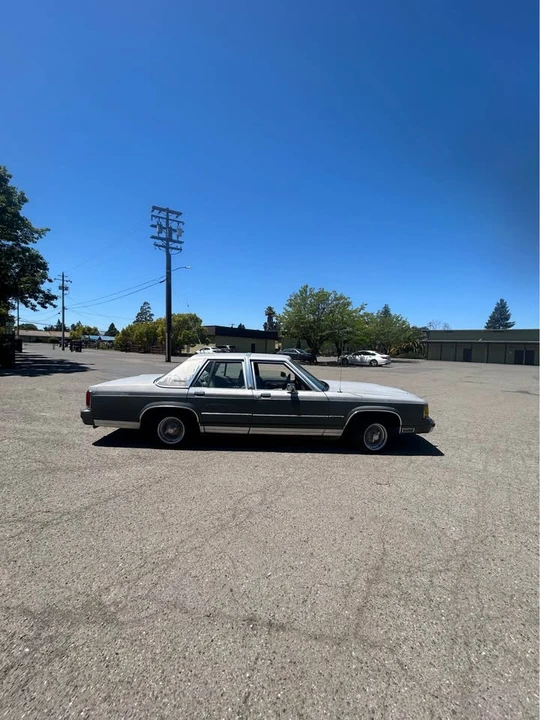 1988 Ford Crown Victoria - Image 4 of 9
