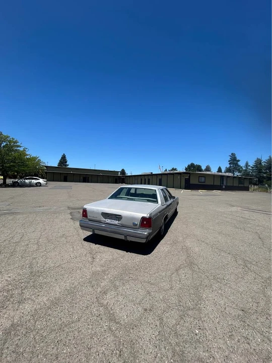 1988 Ford Crown Victoria - Image 8 of 9
