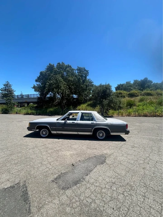 1988 Ford Crown Victoria - Image 7 of 9