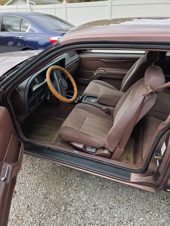 1988 Ford Thunderbird 9th Gen - Image 3 of 12