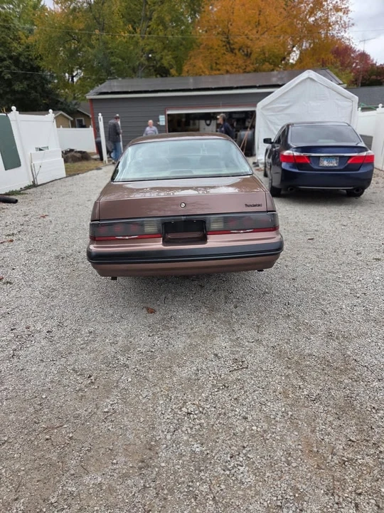 1988 Ford Thunderbird 9th Gen - Image 11 of 12