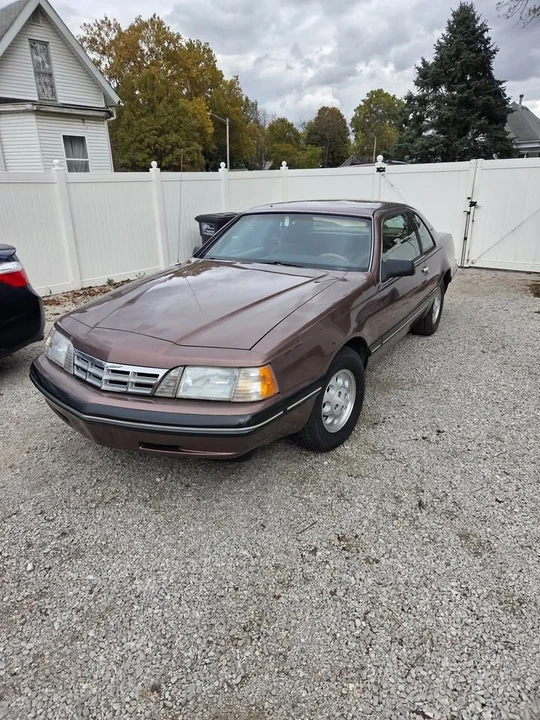 1988 Ford Thunderbird 9th Gen - Image 2 of 12