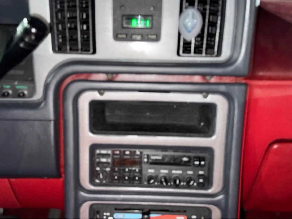 1988 Ford Thunderbird 10th Gen - Image 10 of 20