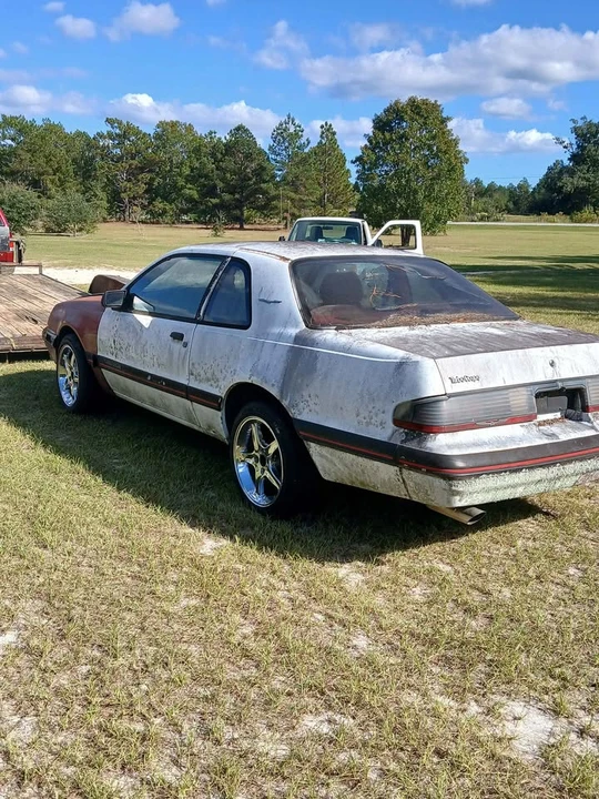 1988 Ford Thunderbird 9th Gen - Image 4 of 5