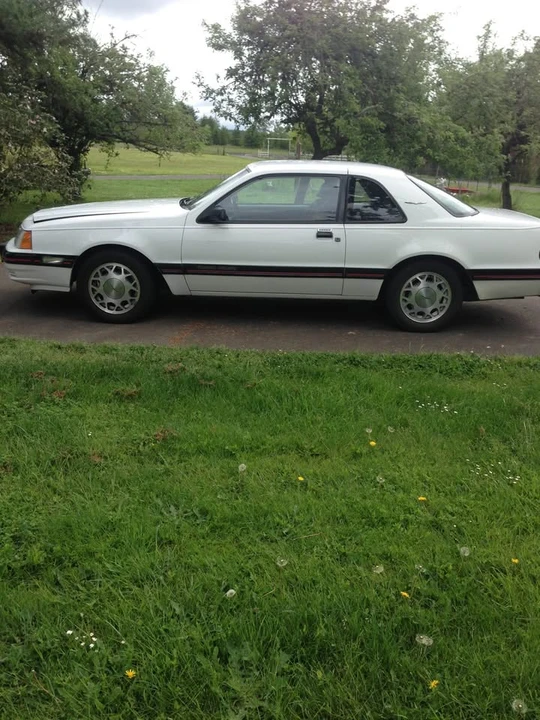 1988 Ford Thunderbird 9th Gen - Image 2 of 9