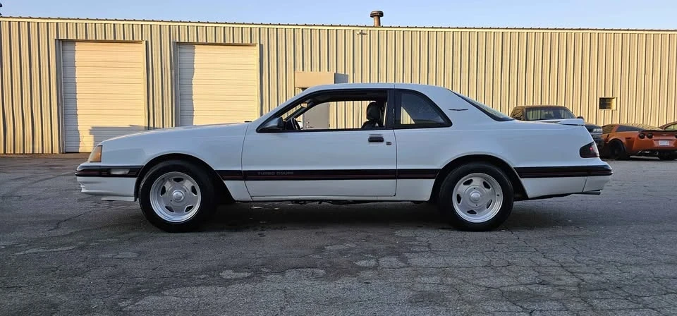 1988 Ford Thunderbird 9th Gen - Image 5 of 18