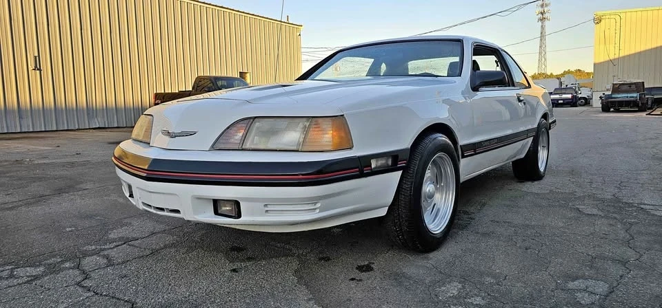 1988 Ford Thunderbird 9th Gen - Image 2 of 18