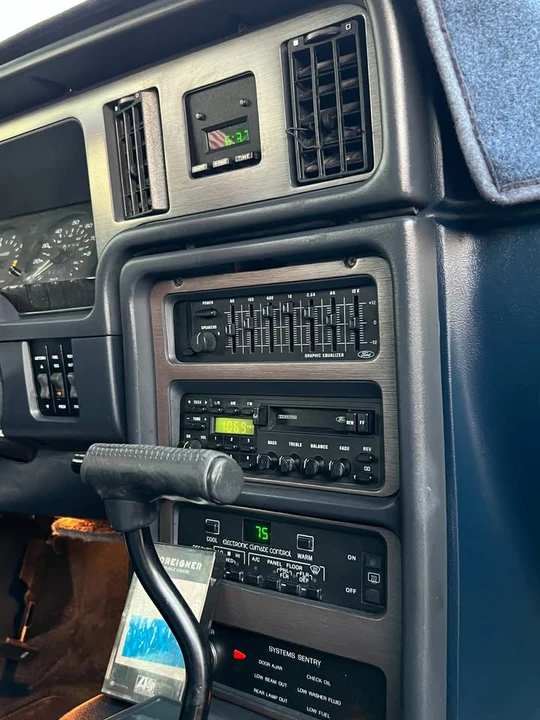 1988 Ford Thunderbird 9th Gen - Image 18 of 19
