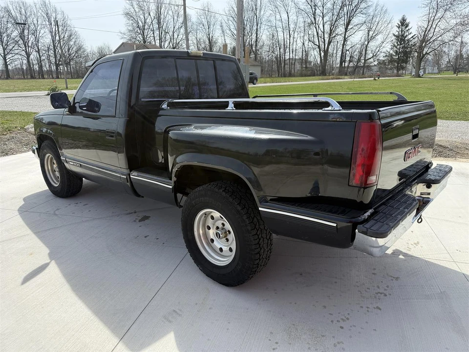 1988 GMC C/K 3rd Gen - Image 4 of 16
