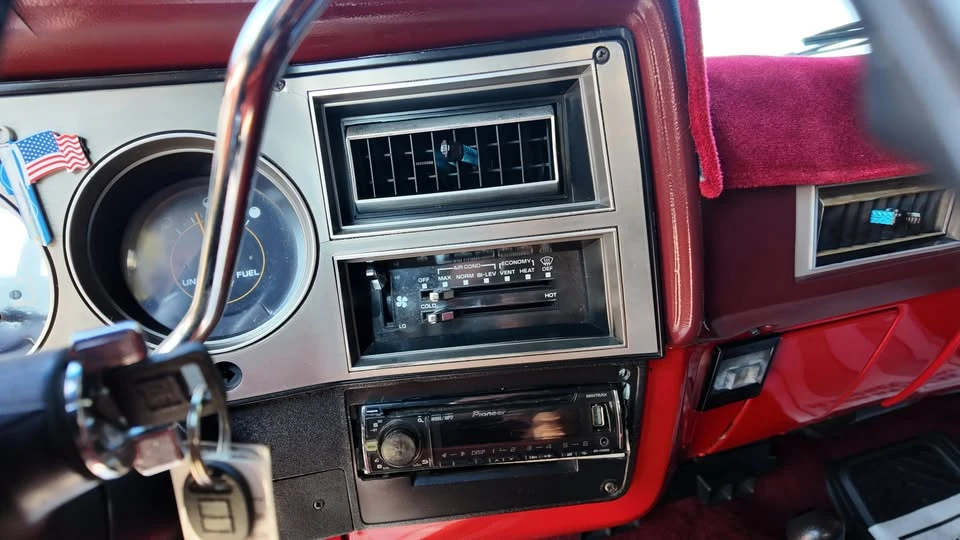1988 GMC Jimmy 2nd Gen - Image 12 of 20