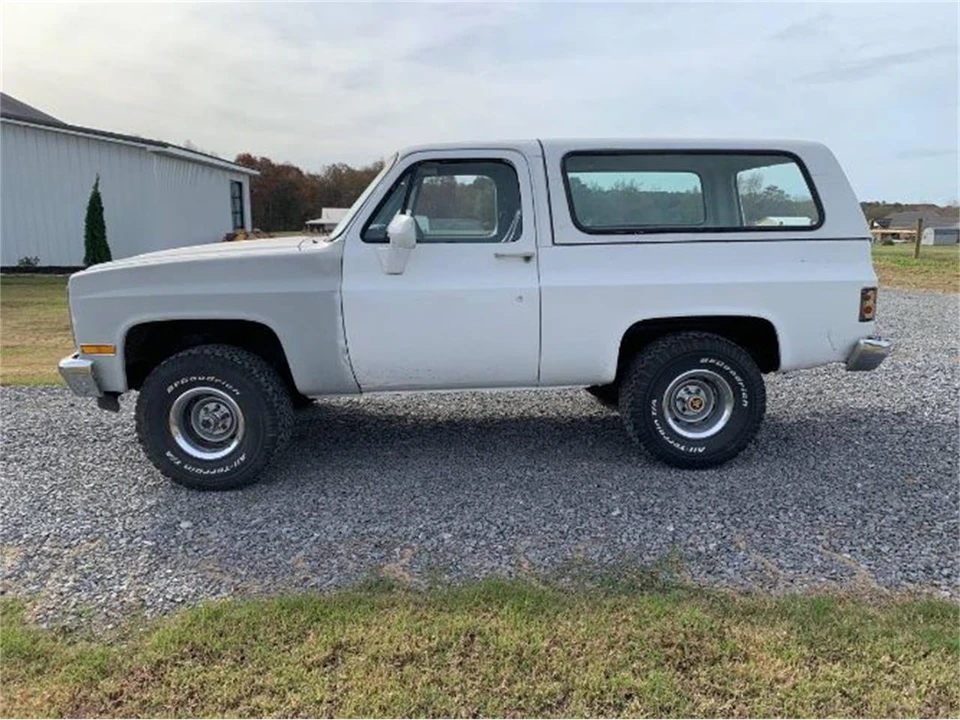 1988 GMC Jimmy 2nd Gen - Image 2 of 10