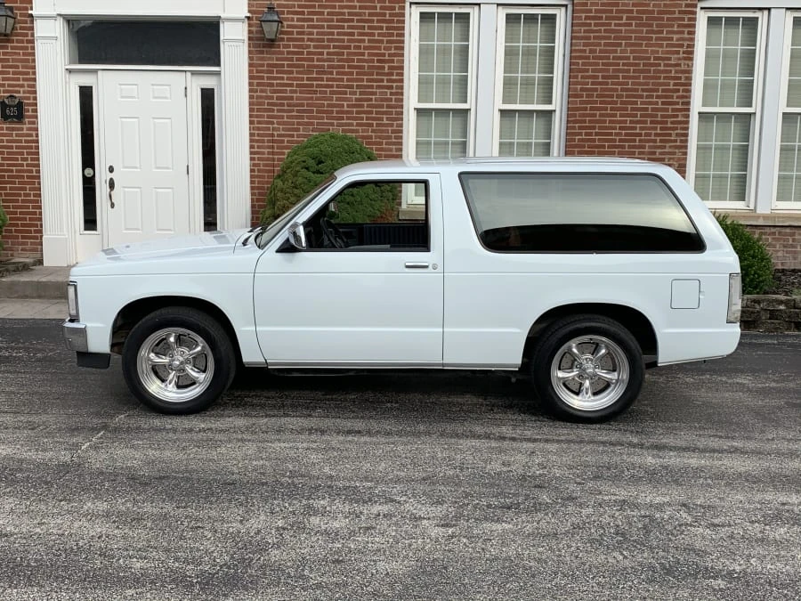 1988 GMC Jimmy 2nd Gen - Image 2 of 7