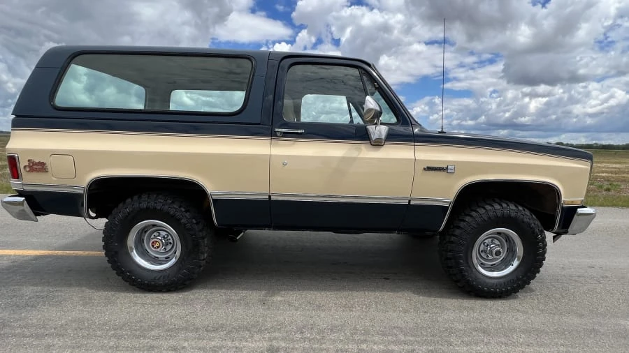 1988 GMC Jimmy 2nd Gen - Image 10 of 11