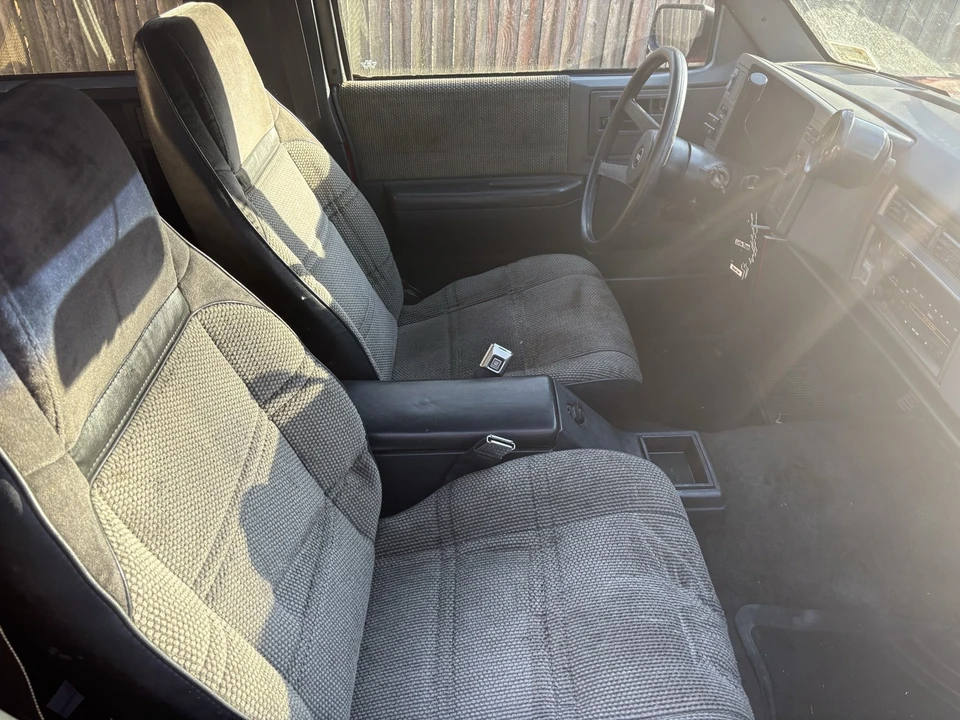 1988 GMC Jimmy 2nd Gen - Image 7 of 14