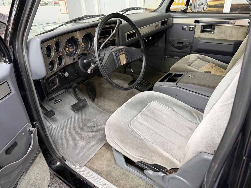 1988 GMC Jimmy 2nd Gen - Image 16 of 31