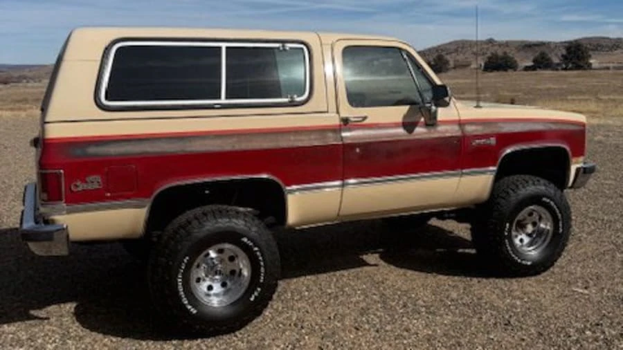 1988 GMC Jimmy 2nd Gen - Image 2 of 15
