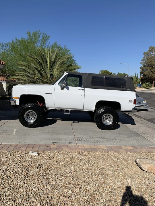 1988 GMC Jimmy 2nd Gen - Image 4 of 31
