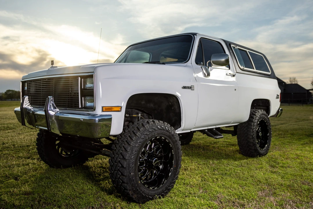 1988 GMC Jimmy 2nd Gen - Image 4 of 31