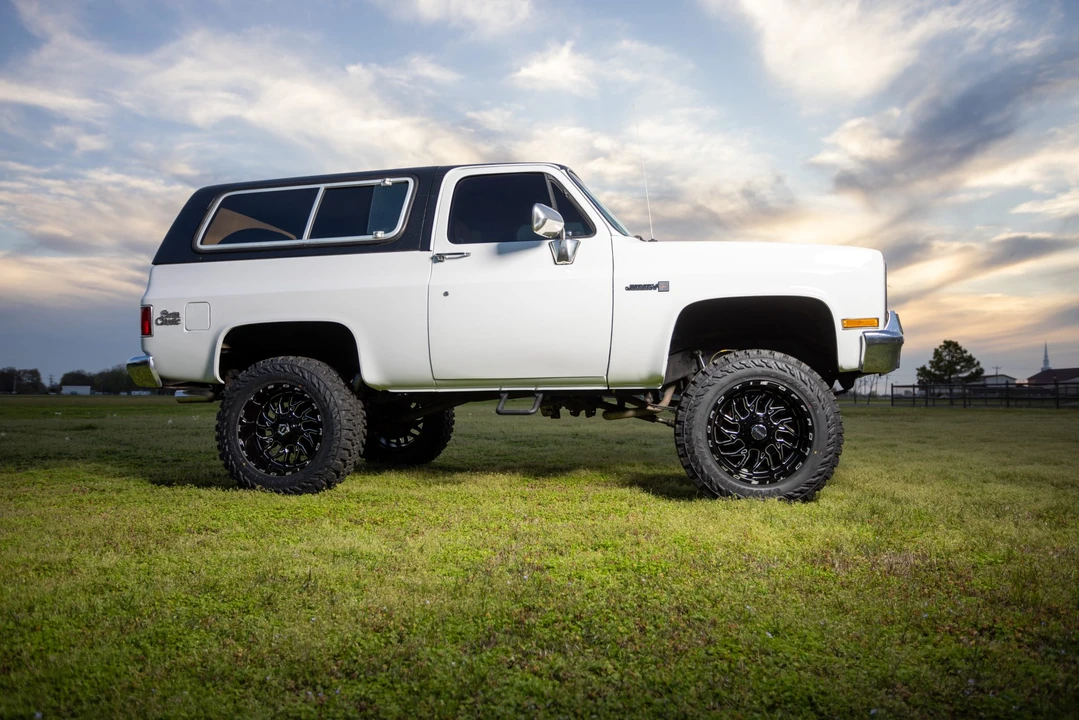 1988 GMC Jimmy 2nd Gen - Image 14 of 31