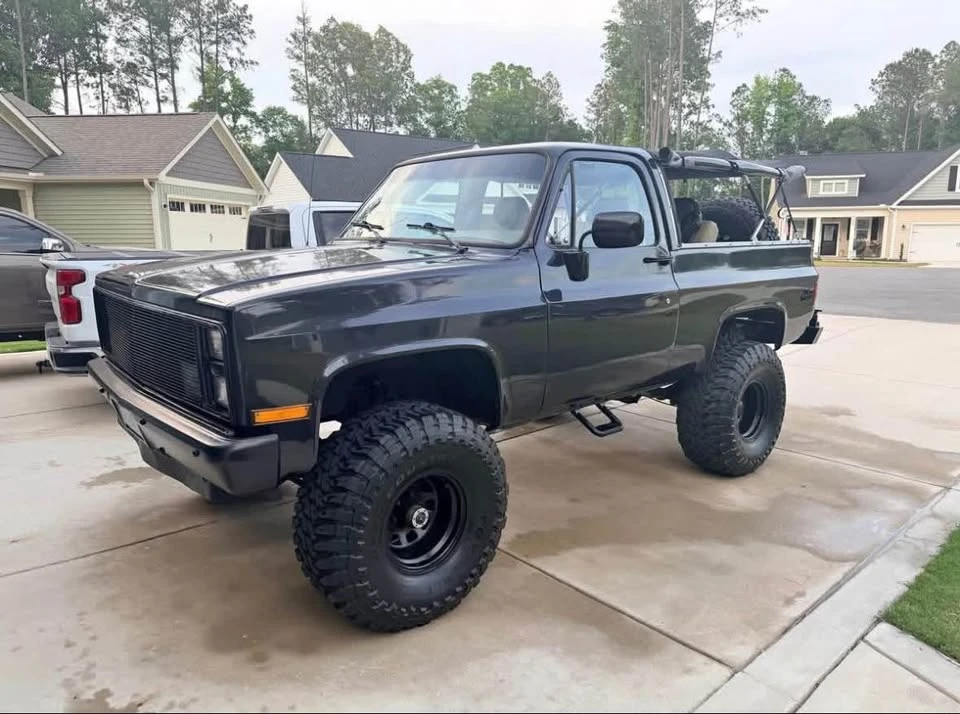 1988 GMC Jimmy 2nd Gen - Image 2 of 18