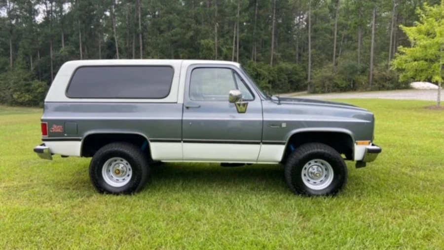 1988 GMC Jimmy 2nd Gen - Image 2 of 12
