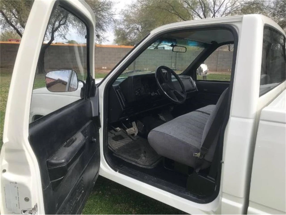 1988 GMC Sierra 1st Gen - Image 5 of 14