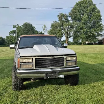 1988 GMC Sierra 1500 Regular Cab SLE Pickup 2D 8 ft
