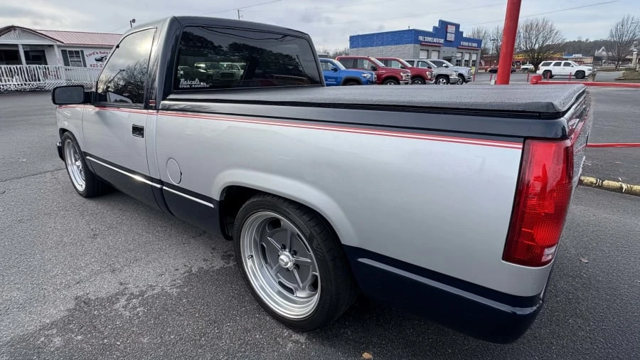 1988 GMC Sierra 1st Gen - Image 11 of 30