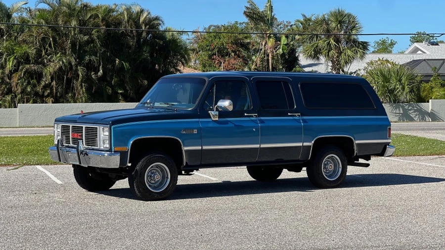 1988 GMC Suburban 7th Gen - Image 7 of 28