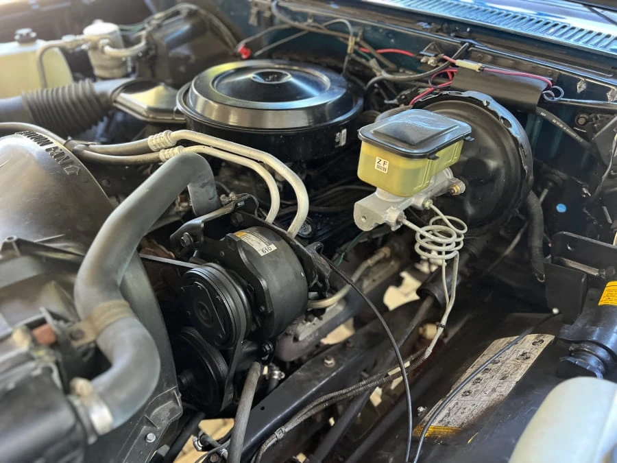 1988 GMC Suburban 7th Gen - Image 28 of 28