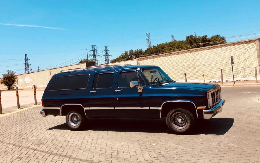 1988 GMC Suburban 7th Gen - Image 8 of 10