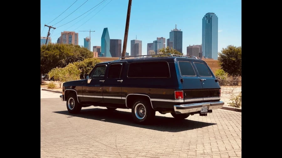 1988 GMC Suburban 7th Gen - Image 10 of 10
