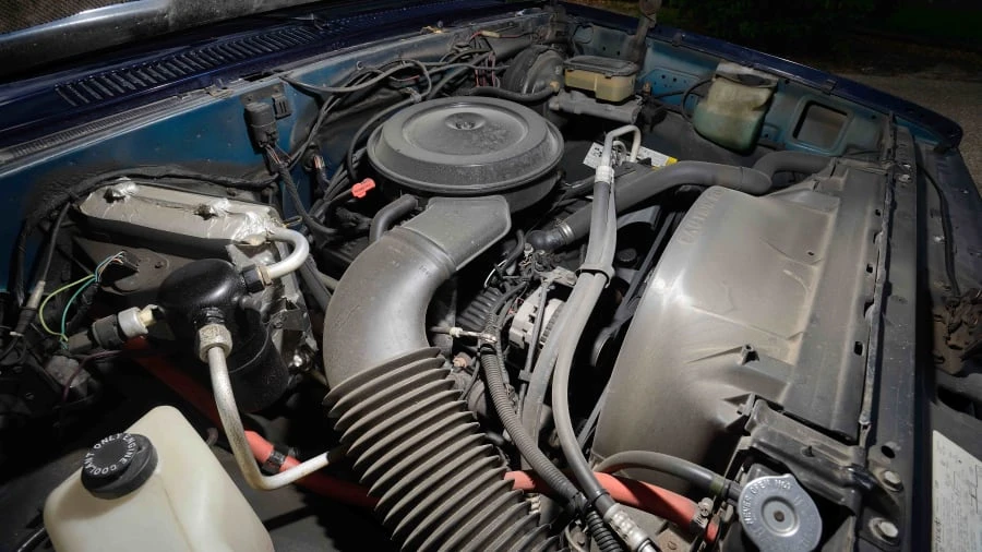 1988 GMC Suburban 7th Gen - Image 7 of 12