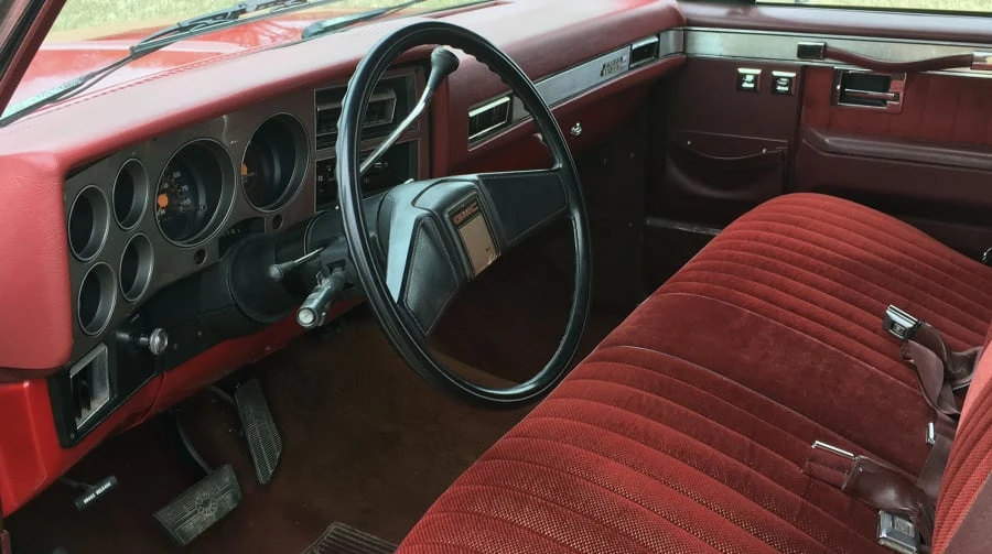 1988 GMC Suburban 7th Gen - Image 4 of 10