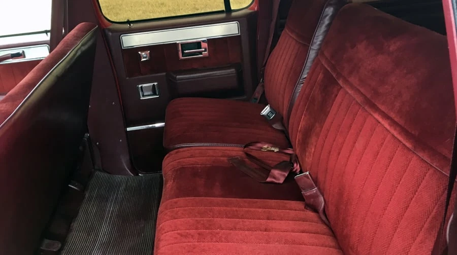 1988 GMC Suburban 7th Gen - Image 5 of 10