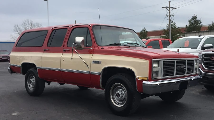 1988 GMC Suburban 7th Gen - Image 10 of 10