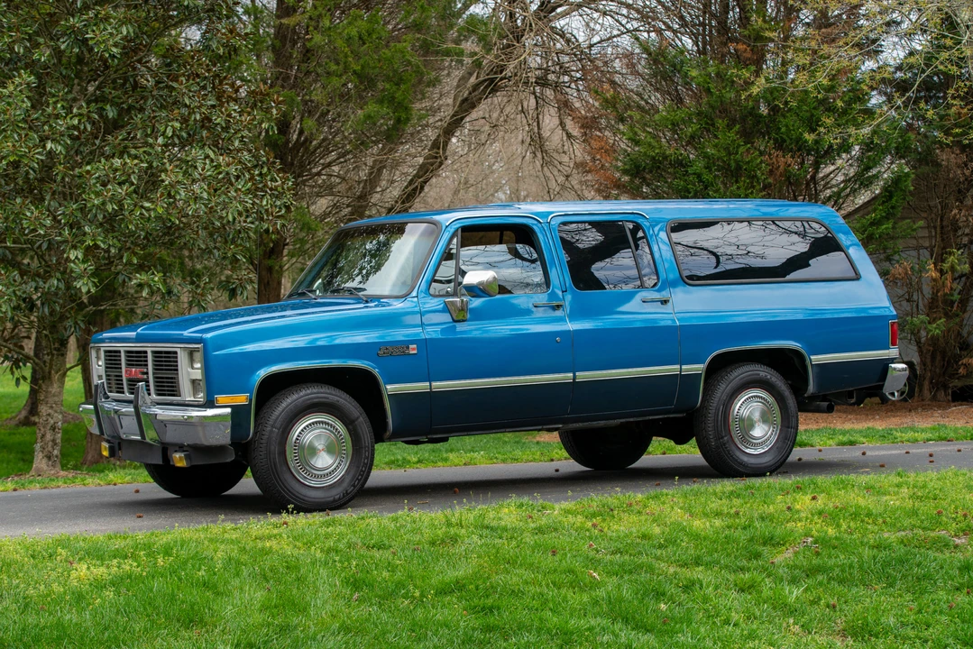 1988 GMC Suburban 7th Gen - Image 27 of 31