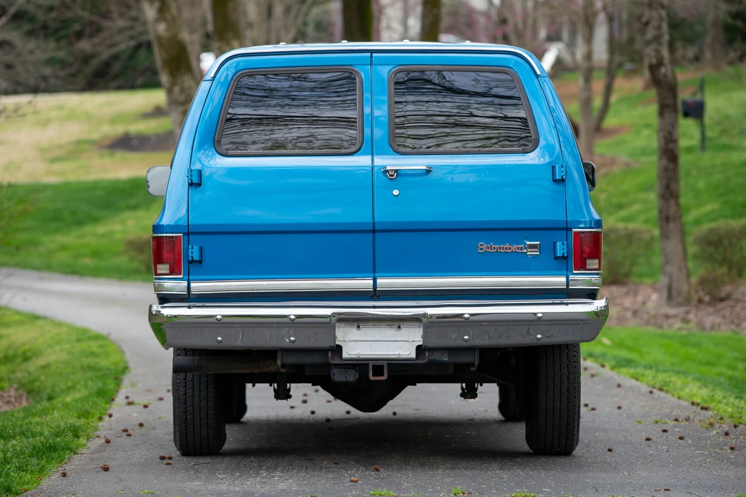 1988 GMC Suburban 7th Gen - Image 11 of 31