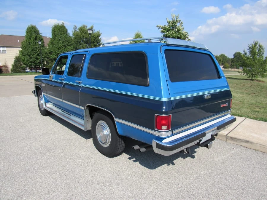 1988 GMC Suburban 7th Gen - Image 3 of 8