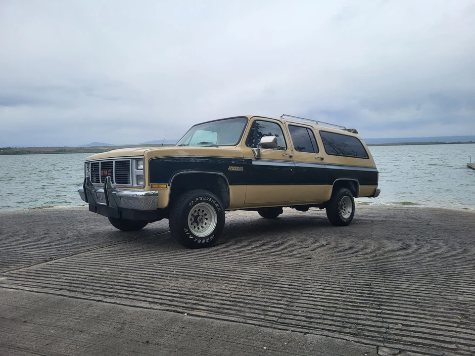 1988 GMC Suburban 7th Gen - Image 31 of 31