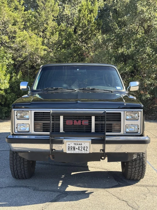 1988 GMC Suburban 7th Gen - Image 5 of 31