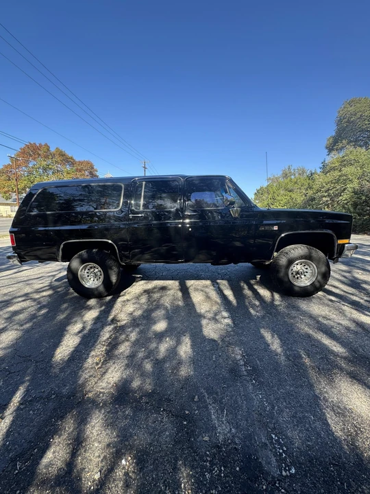 1988 GMC Suburban 7th Gen - Image 11 of 31