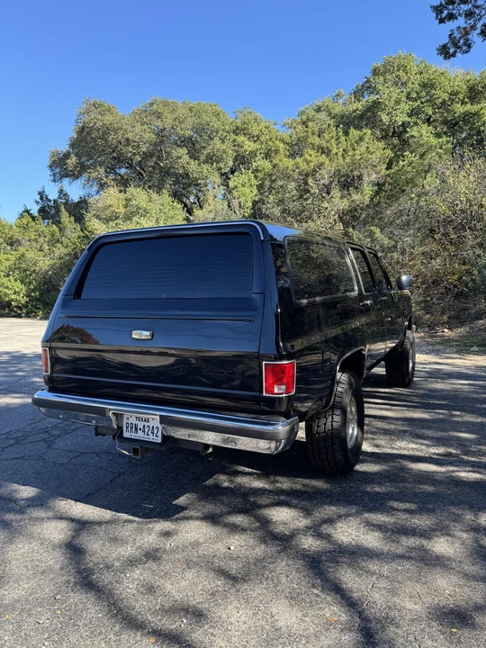 1988 GMC Suburban 7th Gen - Image 13 of 31